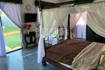 Tranquil Oasis: Spacious 3-Bedroom Villa with Pool in North Kerobokan – Yearly Rental