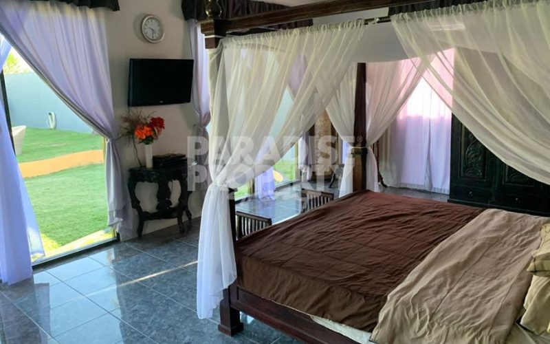 Tranquil Oasis: Spacious 3-Bedroom Villa with Pool in North Kerobokan – Yearly Rental