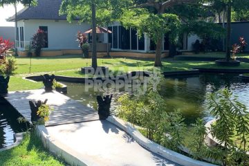 Tranquil Oasis: Spacious 3-Bedroom Villa with Pool in North Kerobokan – Yearly Rental