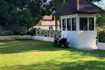 Tranquil Oasis: Spacious 3-Bedroom Villa with Pool in North Kerobokan – Yearly Rental