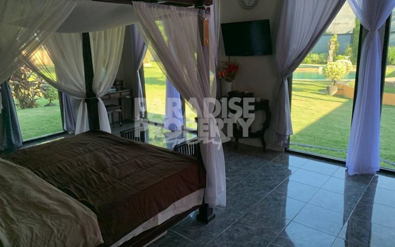 Tranquil Oasis: Spacious 3-Bedroom Villa with Pool in North Kerobokan – Yearly Rental