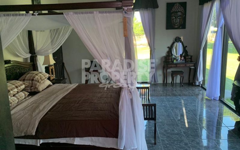 Tranquil Oasis: Spacious 3-Bedroom Villa with Pool in North Kerobokan – Yearly Rental