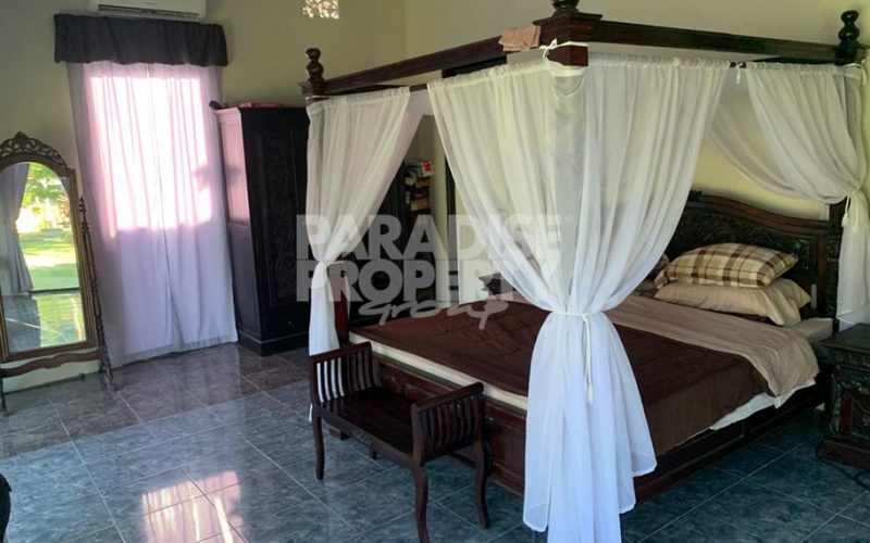 Tranquil Oasis: Spacious 3-Bedroom Villa with Pool in North Kerobokan – Yearly Rental