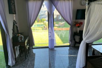 Tranquil Oasis: Spacious 3-Bedroom Villa with Pool in North Kerobokan – Yearly Rental