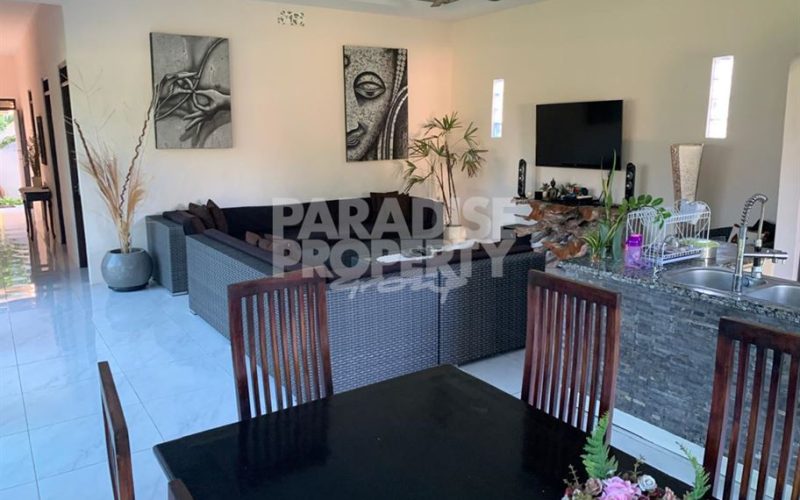 Tranquil Oasis: Spacious 3-Bedroom Villa with Pool in North Kerobokan – Yearly Rental