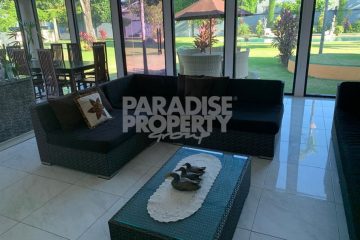 Tranquil Oasis: Spacious 3-Bedroom Villa with Pool in North Kerobokan – Yearly Rental