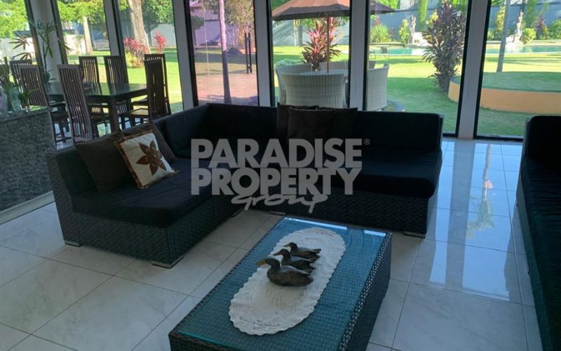 Tranquil Oasis: Spacious 3-Bedroom Villa with Pool in North Kerobokan – Yearly Rental