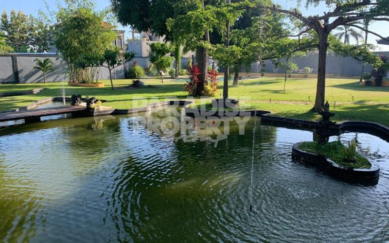 Tranquil Oasis: Spacious 3-Bedroom Villa with Pool in North Kerobokan – Yearly Rental