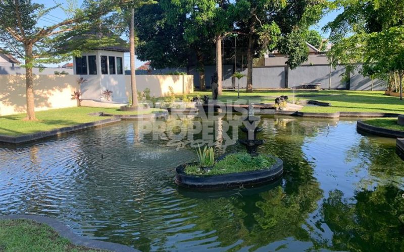 Tranquil Oasis: Spacious 3-Bedroom Villa with Pool in North Kerobokan – Yearly Rental