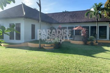 Tranquil Oasis: Spacious 3-Bedroom Villa with Pool in North Kerobokan – Yearly Rental