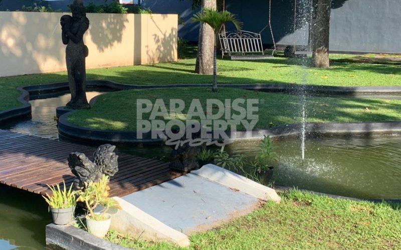 Tranquil Oasis: Spacious 3-Bedroom Villa with Pool in North Kerobokan – Yearly Rental