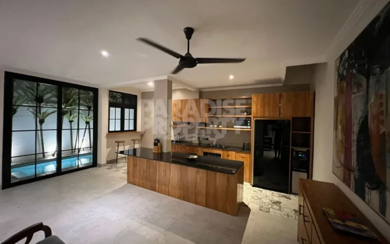 Modern 3-Bedroom Villa with Private Jacuzzi Pool in Seminyak Area – Leasehold