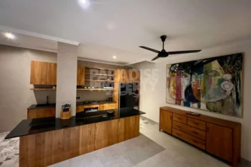 Modern 3-Bedroom Villa with Private Jacuzzi Pool in Seminyak Area – Leasehold