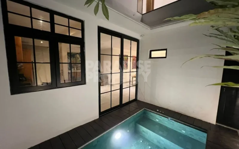 Modern 3-Bedroom Villa with Private Jacuzzi Pool in Seminyak Area – Leasehold