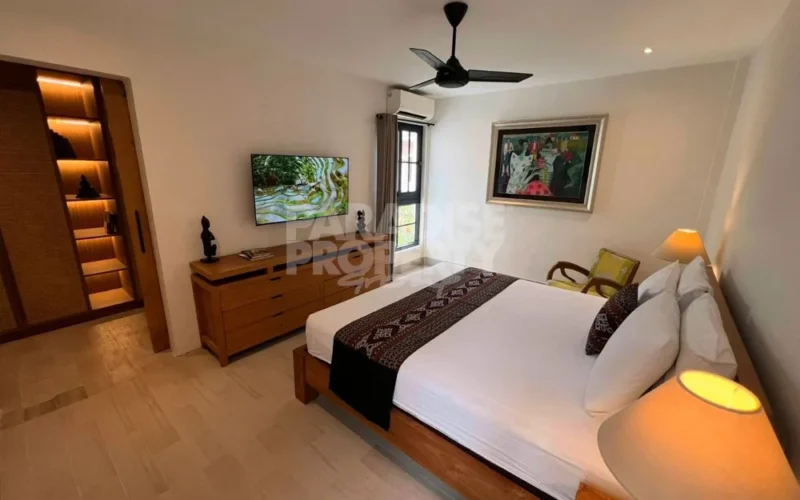 Modern 3-Bedroom Villa with Private Jacuzzi Pool in Seminyak Area – Leasehold