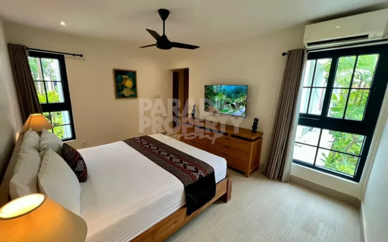 Modern 3-Bedroom Villa with Private Jacuzzi Pool in Seminyak Area – Leasehold