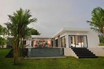 Leasehold 4-Bedroom Luxury Villa for Sale in Seseh